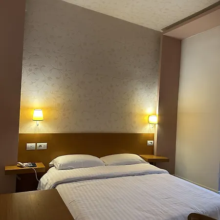 Al Bon Park Szálloda Berat